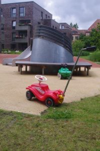 Abluftschacht auf Kinderspielplatz