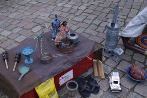 Ausstellung Nothilfe Lübeck: Kinderspiel,  Gebrauchsgegenstände