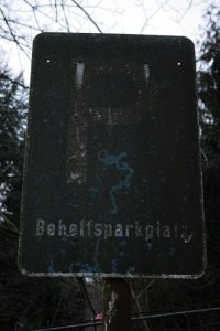 Behelfsparkplatz