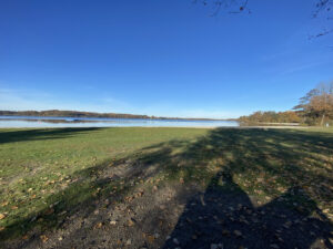 Einfelder See im Herbst