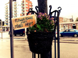 Flower Power statt Möbelkraft. JA beim Bürgerentscheid am 23.3. in Kiel!