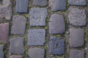 Giftige Schlackesteine und Natursteine als Straßenbelag in Eckernförde