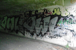 Graffiti in Fußwegtunnel B404 in Kiel-Moorsee - OWL