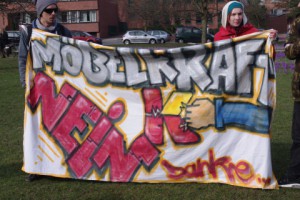 Möbelkraft NEIN Danke. Demo-Transparent für ein JA beim Bürgerbegehren am 23.3.2014 in Kiel.