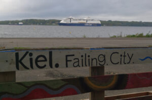 Kiel Failing City - Kreuzfahrtschiff von Colorline