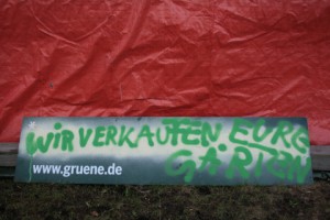 Kiel: Protestplakat gegen Stadtgrün-Verkauf durch Grüne und SPD